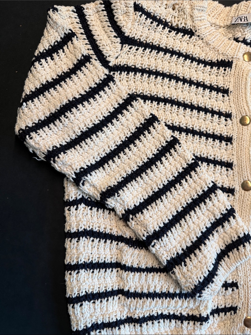 Zara oversized chunky knit sweater.  
Size XL. - Picture 3 of 4